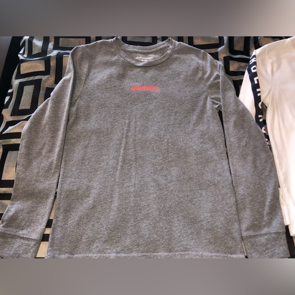 White & Gray Abercrombie Kids Long Sleeve T-Shirts Bundle - Picture 3 of 7